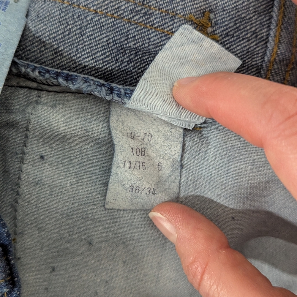 Vintage 1970s Levis High-waisted Flare Bellbottom Jeans Darkwash Tag Size 36x34 - Picture 6 of 7